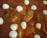 Olívás-paradicsomszószos Csirkemellfilé Mozzarellával recept fázis 4 fotója