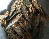 A picture of step 4 of Bharwa Bhindi.