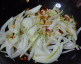 Foto del paso 4 de la receta: Salteado de verduras con ajo y jengibre