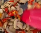 Foto langkah ke 3 dari resep Tumis Kacang Panjang Jamur Kancing.