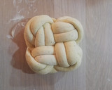 Foto del passaggio 5 della ricetta Corona di pane all'arancia e cannella 🌷