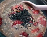 Foto langkah ke 5 dari resep Overnight Oatmeal Strawberry.