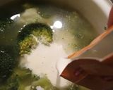 Brokkoli krémleves recept fázis 3 fotója