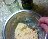 Foto del paso 2 de la receta: Pizza chica de espinacas crudas c/base de maíz