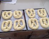 Foto langkah ke 8 dari resep Homemade Soft Pretzels.