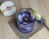 Foto langkah ke 3 dari resep Wedang Teh Telang Buah Pir.