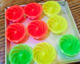 Foto langkah ke 4 dari resep Bolu Kukus Buah Naga.