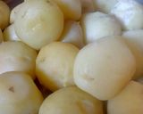 A picture of step 3 of Kashmiri Dum Aloo.