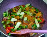 গার্লিক চিকেন স্টার ফ্রাই(Garlic Chicken Stir Fry recipe in Bengali) রেসিপির ধাপ 3 ছবি