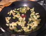 Une image de l'étape 8 de Bœuf sauté ail, oignon et herbes aromatiques du jardin.