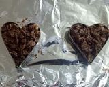 A picture of step 5 of Muesli & nuts choco hearts.
