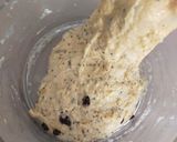 Foto langkah ke 4 dari resep Raisin Chia Soft Sourdough (Sweet Stiff Starter).