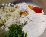 A picture of step 1 of Rajgira Masala Puri.