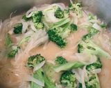 A picture of step 3 of Broccoli creamy soup.