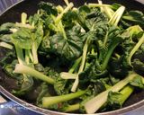 A picture of step 2 of Stir fry green vegetable.