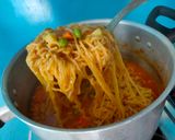 A picture of step 4 of Vegetable maggi.