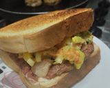 Foto del paso 10 de la receta: Sándwich🍗de pollo🥓y ensalada fresca🥯🧅🥑