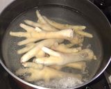 Foto langkah ke 1 dari resep Sop ceker baso.