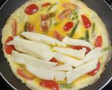 Foto del paso 5 de la receta: 🍳 Omelette de chauchas, tomate y muzzarella - mismos ingredientes, dos versiones 🍳