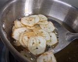 A picture of step 4 of Raw banana masala chips.