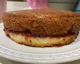 Foto del paso 7 de la receta: Tarta de fresa con frosting de queso!