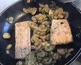 Une image de l'étape 4 de Pavés de saumon sauvage aux champignons sauce citron.