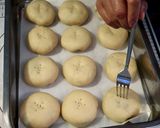 A picture of step 11 of Filipino pan de coco.