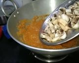 A picture of step 2 of Coriander Mushroom Curry.