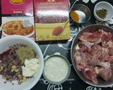 A picture of step 1 of Lahori Chicken Korma.