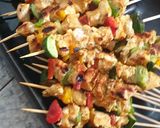 Foto del paso 4 de la receta: Brochetas de pechuga de pollo con verduras a la plancha