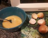 A picture of step 5 of Egg muffins wrapped in Zucchini.