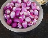 சின்ன வெங்காய புளிக்குழம்பு ரெசிபி ஸ்டேப் 1 புகைப்படம்