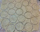 Foto del paso 5 de la receta: Galletitas Saladas con Restos de Harinas