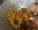 Foto langkah ke 7 dari resep Kentang Balado Ala Teh Ica.