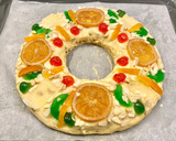 Foto del paso 6 de la receta: Roscón de reyes relleno con frutas confitadas y nata “sin gluten “