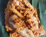 A picture of step 3 of Ayam Betutu (Chicken in Balinese spices).