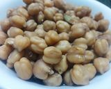 A picture of step 1 of Dhaba Style Martabaan Chole (Spiced Indian Chickpeas Curry).