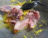 Foto langkah ke 2 dari resep Tumis Ayam Kampung.