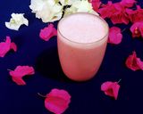 A picture of step 3 of Rose Banana Smoothie.