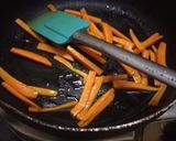 A picture of step 1 of Zucchini and carrot stir fry.