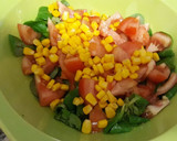 Foto del paso 3 de la receta: Ensalada con crujiente de pollo al horno