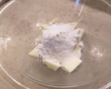 Foto del passaggio 3 della ricetta Salame al cioccolato con le nocciole