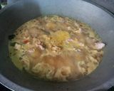 Foto langkah ke 3 dari resep Daun Singkong Rawon Sapi Pedas.