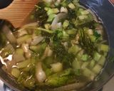 Foto del paso 3 de la receta: Crema (sin crema) de verduras sorpresa