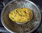 A picture of step 4 of Lauki Thepla.