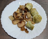 Foto del paso 1 de la receta: Ventresca de merluza con verduras, setas