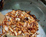 A picture of step 2 of Veg pulao.