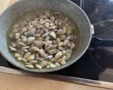 Foto del paso 1 de la receta: Espaguetis al vermú, coquinas y gambones