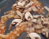 Foto langkah ke 5 dari resep Chicken Mushroom Steak.