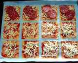 รูปขั้นตอนการทำที่ 2 ของ เกี๊ยวพิซซ่า/แผ่นเกี๊ยวพิซซ่า wonton pizza